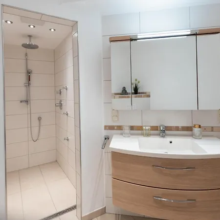 Apartment Erholung In Der In Moselnahe, King Size Bett, Netflix, Waschmaschine, Trockner